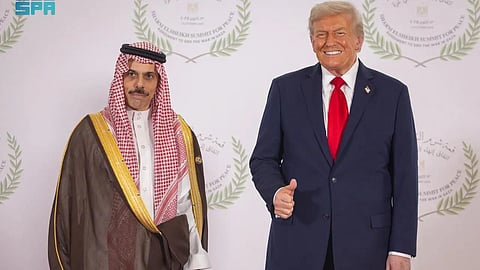 الرئيس الأمريكي دونالد ترامب ووزير الخارجية الأمير فيصل بن فرحان