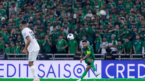 جانب من لقاء المنتخب السعودي الأول لكرة القدم ونظيره العراقي