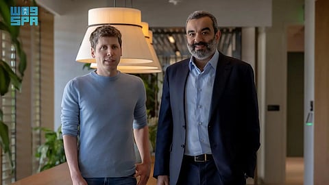 "السواحه" يجتمع بالرئيس التنفيذي لشركة OpenAI لتعزيز الشراكات في الذكاء الاصطناعي والتقنيات التوليدية