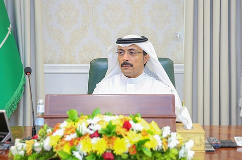 أمين الطائف يعتمد 10 مبادرات لتحسين بيئة العمل