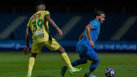دوري روشن للمحترفين: التعادل الإيجابي يحسم مواجهة نيوم والخليج