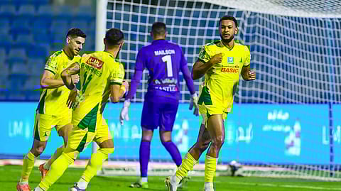 فرحة لاعبي الخليج بالفوز على التعاون في كأس الملك