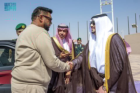 رئيس جمهورية غويانا التعاونية يصل إلى الرياض وفي مقدمة مستقبليه نائب أمير المنطقة