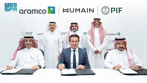 "الاستثمارات العامة" و"أرامكو" يوقعان مذكرة لتمكين الذكاء الاصطناعي عبر "هيوماين"