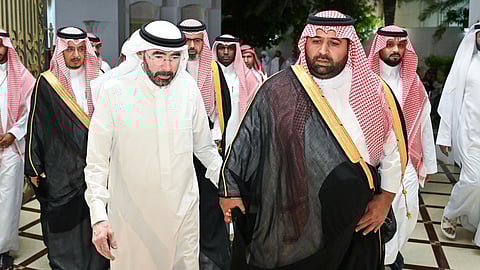 أمير جازان ونائبه يعزيان "حسن الحازمي" في وفاة نجله