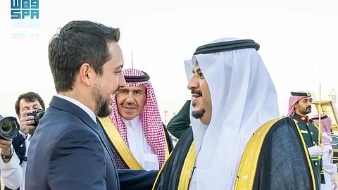 ولي عهد الأردن يصل إلى الرياض وفي مقدمة مستقبليه نائب أمير المنطقة