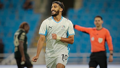 دوري روشن للمحترفين: نيوم يعبر الخلود في مباراة دراماتيكية