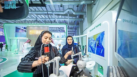 "التخصصي" يوظف تقنيات المحاكاة والواقع المعزز لتأهيل جيل جديد من الجراحين