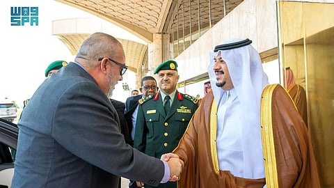 رئيس وزراء جمهورية كوبا يغادر الرياض و نائب أمير المنطقة في مقدمة مودعيه