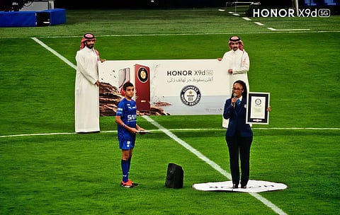 علامة HONOR تتعاون مع نادي الهلال في تقديم عرض حماسي خلال استراحة منتصف المباراة احتفالاً بإطلاق هاتف HONOR X9d 5G