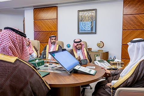 أمير الشرقية يستقبل مجلس إدارة جمعية الصمّان ويدشّن الهوية الجديدة ويكرّم الداعمين