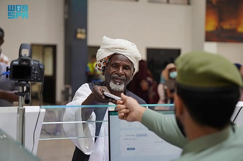 جوازات ميناء جدة الإسلامي تواصل الجهود في خدمة ضيوف الرحمن القادمين لأداء العمرة