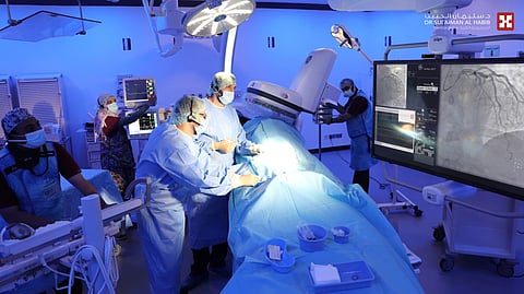 مستشفى الدكتور سليمان الحبيب بالمحمدية في جدة يُنقذ أربعيني من انسداد مزمن بالشريان التاجي