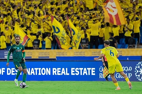 دوري روشن للمحترفين: برباعية.. الخليج يعاقب الحزم رغم النقص العددي