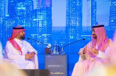 وزير الرياضة يُدشّن منصة "رياضي" لتوحيد الخدمات الإلكترونية للقطاع الرياضي