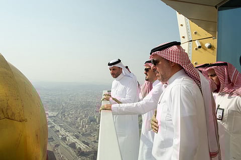 نائب أمير مكة يتفقد مشاريع تنموية في العاصمة المقدسة