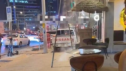 شرطة الرياض تضبط قائد مركبة متهور صدم شخصًا ودراجة نارية