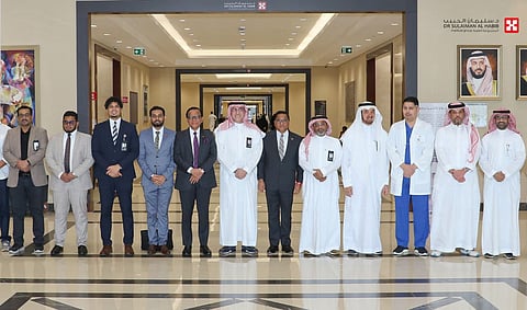 معالي وزير الخارجية والسياحة بجمهورية سريلانكا يزور مستشفى الدكتور سليمان الحبيب بالصحافة