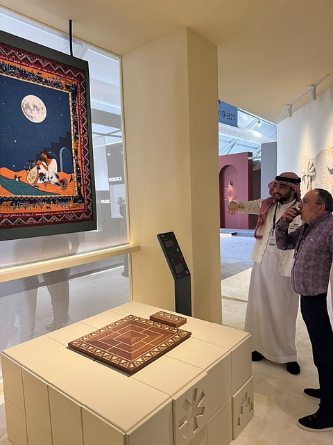 بالصور المشاركة السعودية تخطف الأضواء في "أسبوع دبي للتصميم" .. وإثراء يقدم "جناح الخزامى"