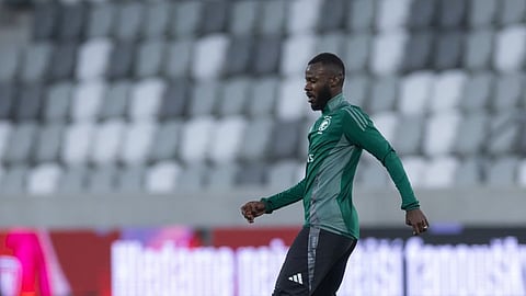 استبعاد تمبكتي من معسكر الأخضر بسبب الإصابة في القدم اليمنى