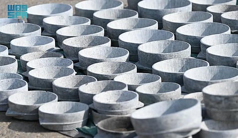 الأواني الحجرية في جازان.. تراثٌ نابض يُجسّد هوية الجبال وذاكرة الأجداد