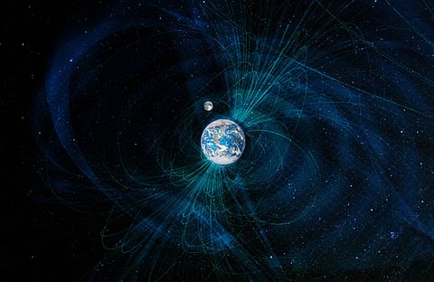 ظاهرة مقلقة في المجال المغناطيسي للأرض تهدد الأقمار الصناعية