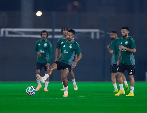 وسط غياب "العبود".. "الأخضر" يختتم استعداده لمواجهة ساحل العاج