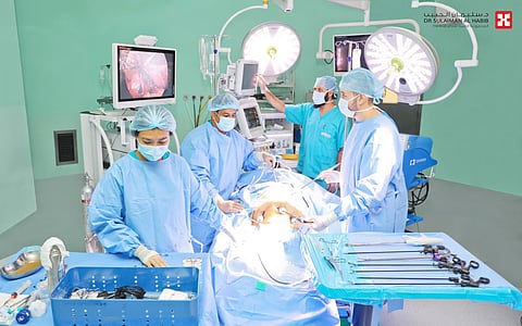 مستشفى الدكتور سليمان الحبيب بالصحافة يزيل حلقة معدة انزلقت وهددت حياة "أربعينية"