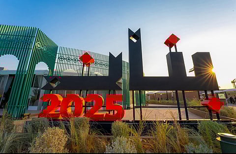 في معرض "بنان 2025".. "أم عزّان" تنسج حكاية التلي من الماضي إلى الحاضر