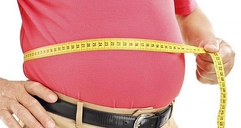 الجسم يدافع عن نفسه.. دراسة: بكتيريا شائعة تنتجها الأمعاء تمنع تكون الدهون وزيادة الوزن