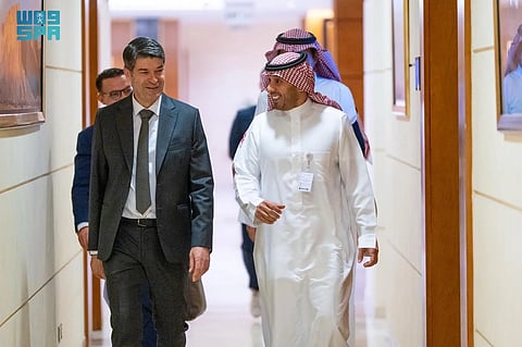 السفير الفرنسي يزور مدينة الملك عبدالله للطاقة الذرية والمتجددة لتعزيز التعاون في مجالات الطاقة