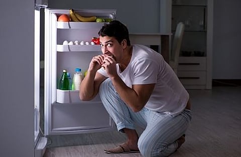 مع جوع ليالي الشتاء.. طبيبة باطنة: لا ضرر من تناول الطعام بعد السادسة مساءً ولكن بشروط