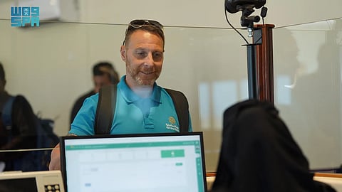 الجوازات تُسهّل إجراءات القادمين عبر مطار البحر الأحمر الدولي بتبوك