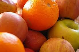 5 أطعمة طبيعية تُنعش أنفاسك وتحسّن رائحة جسمك