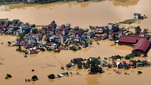 حصيلة فيضانات الفيتنام ترتفع إلى 90 شخصًا