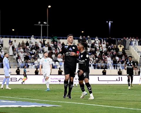 في ليلة الفرص الضائعة من قبل "حمدالله" و"المعتوق".. الشباب والأخدود تعادلا