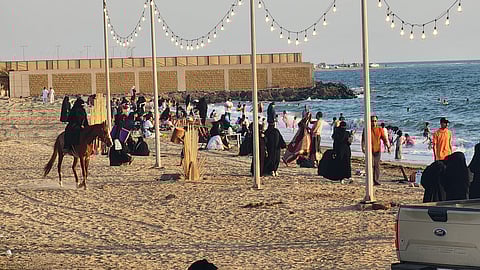 واجهة عسير البحرية.. فعاليات متواصلة وإقبال متزايد في إجازة الخريف