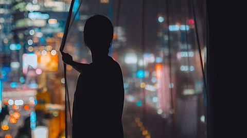 أطفئ المصابيح قبل النوم.. دراسة تربط الضوء الصناعي بأمراض القلب