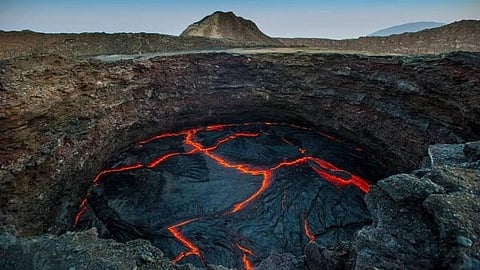 بعد 12 ألف عام.. ثوران بركان "هايلي غوبي" في إثيوبيا وأعمدة رماد ترتفع لـ14 كيلومترًا