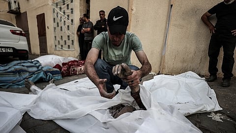 الجيش الإسرائيلي يسلّم جثامين 15 فلسطينيًا ضمن صفقة التبادل