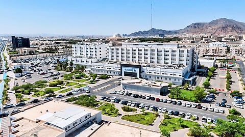 إنجازًا طبيًا .. إنقاذ رجل مسن من بتر الساق في مستشفى الملك فهد بالمدينة المنورة إثر فشل عملية سابقة أجريت له خارج المملكة