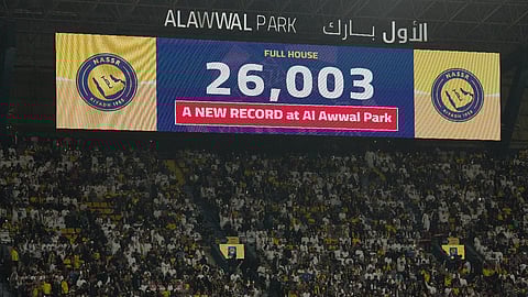 في قمة النصر والخليج ..الأول بارك يسجل رقم قياسي جديد