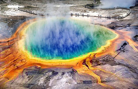 الذكاء الاصطناعي يرصد 86 ألف هزة خفية تحت بركان يلوستون