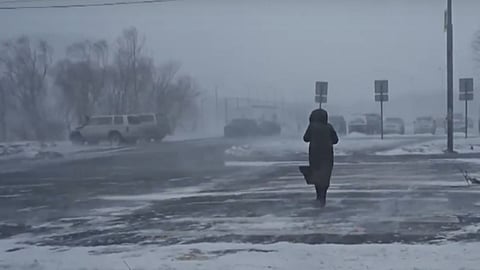 إعصار قوي يضرب كامتشاتكا شرق روسيا.. وتحذيرات من التنقل وحالة تأهب قصوى