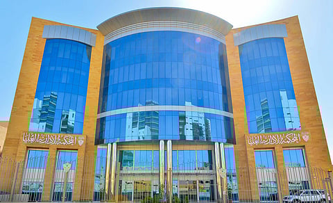 الهيئة العامة للمحكمة الإدارية العليا تقرر اختصاص المحاكم الإدارية بنظر الدعاوى المتعلقة بمزاولة المهن الصحية