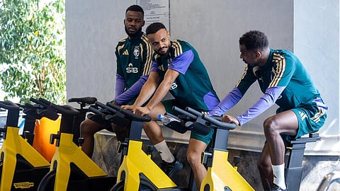 لاعبو المنتخب السعودي الأول لكرة القدم أثناء الحصة التدريبية