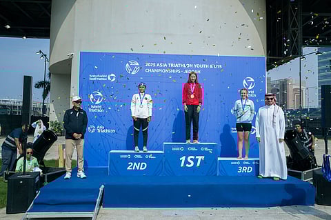 بن جلوي يتوّج أبطال بطولة آسيا للترايثلون للشباب وتحت 15 عامًا بجدة