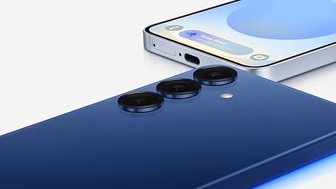تسريبات هواتف "جلاكسي إس 26"... تصميم مستوحى من الهواتف القابلة للطي