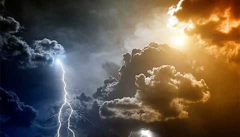 تقلبات جوية عنيفة تضرب 8 مناطق وتحذيرات من أمطار غزيرة وسيول وصواعق