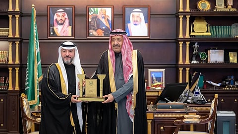 أمير الباحة يستقبل مدير عام معهد الإدارة ويشهد توقيع اتفاقية تعاون في التدريب والاستشارات